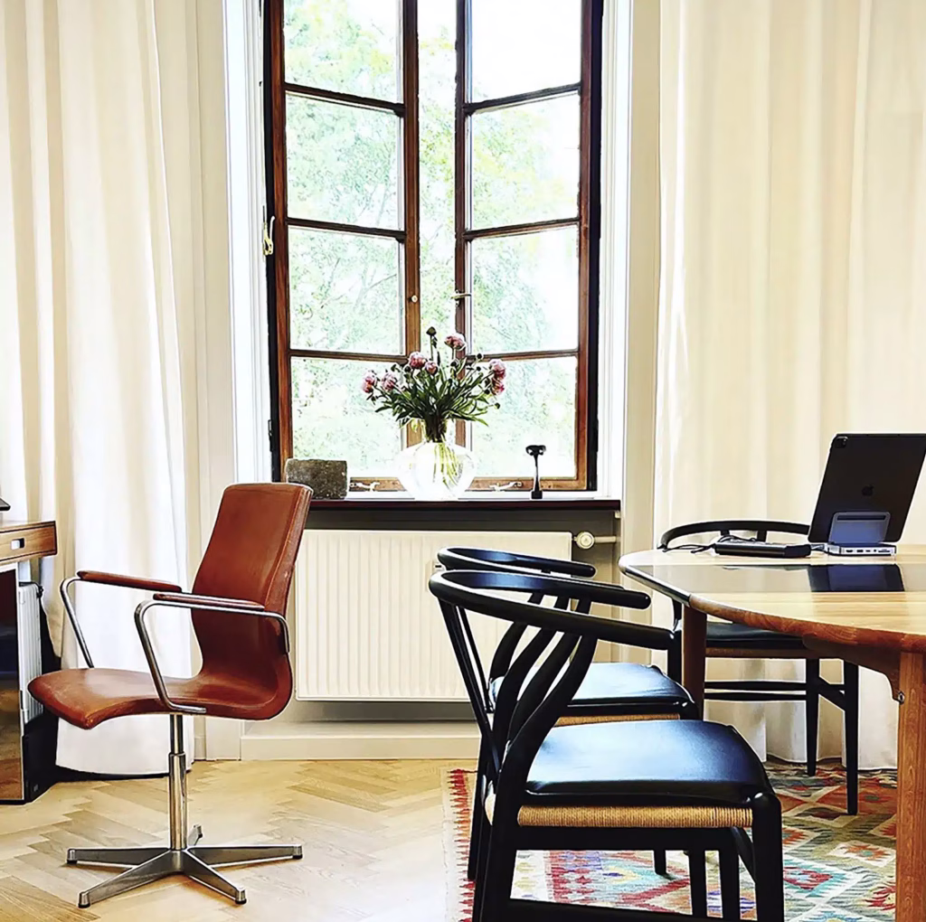 GA EXECUTIVE Search- & Coaching skaber morgendagens topledelse. Som specialister inden for executive search og leadership training, opnår din virksomhed de bedste vilkår for at skabe fremdrift med mærkbare resultater. For hvorfor lade sig nøje, når det kan blive så meget bedre?